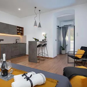 Deluxe Rooms&apartments Korzo Pula